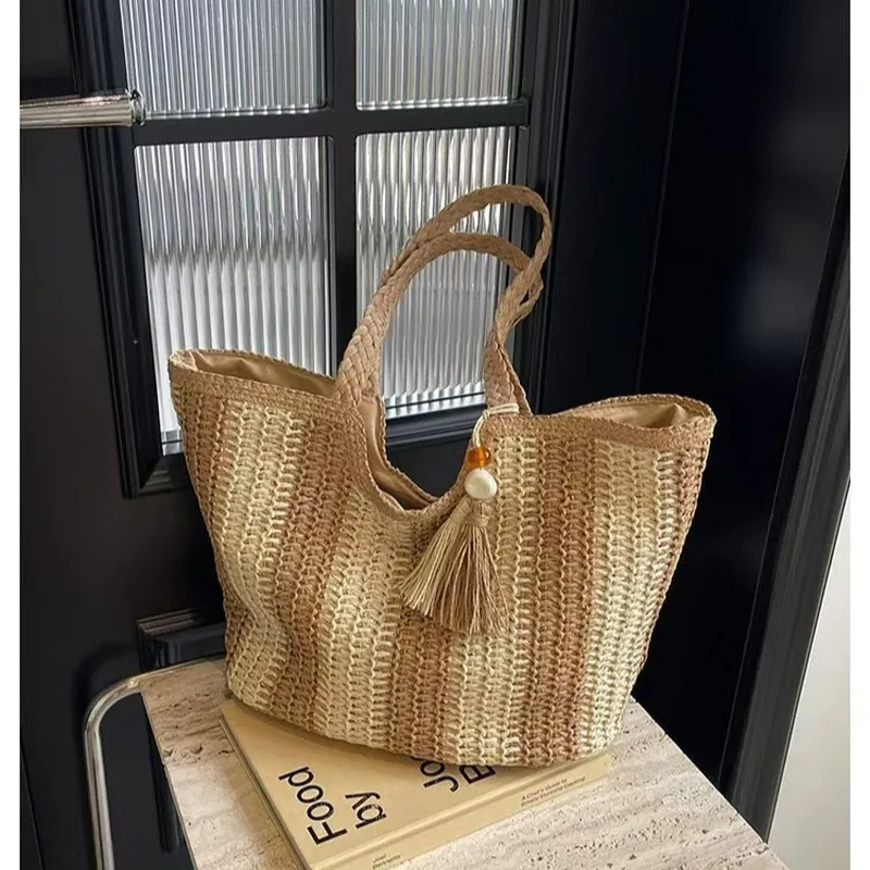 Striped woven straw tote bag f - огляд і ціна Beach Bag Straw