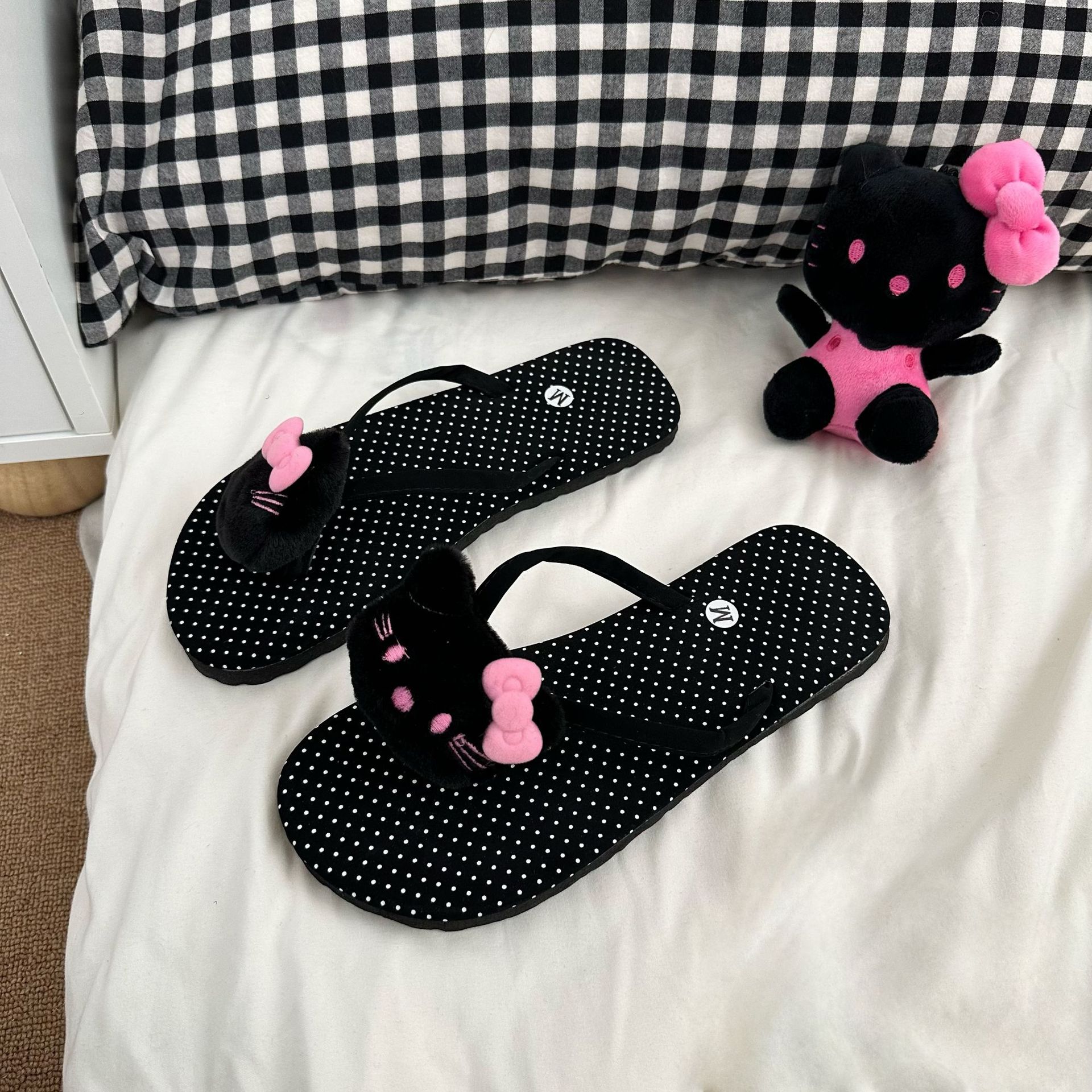 Hello Kitty Cartoon Flip-flops - огляд і ціна Summer Clothing Kids
